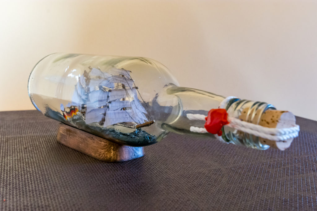 Schiff von schräg vorne